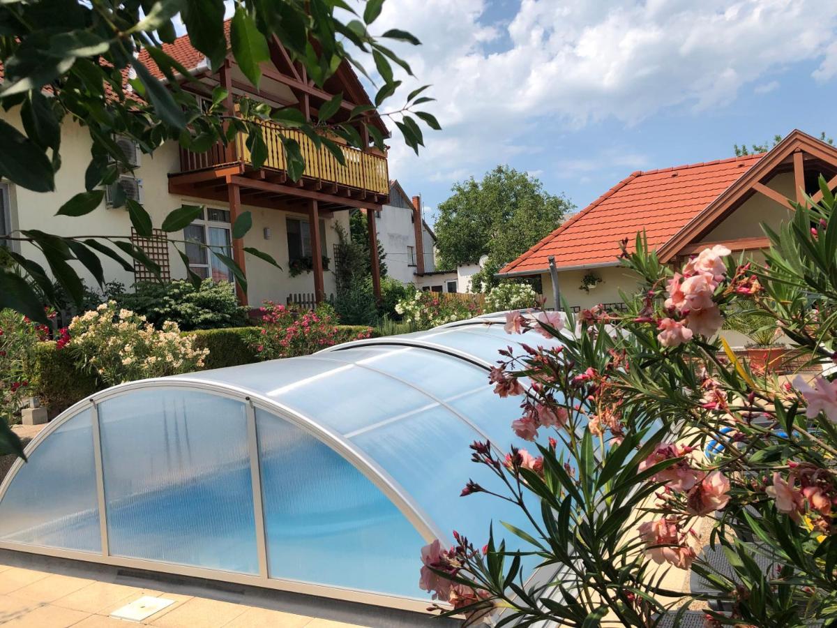 Hotel Haus Marika Siófok Zewnętrze zdjęcie