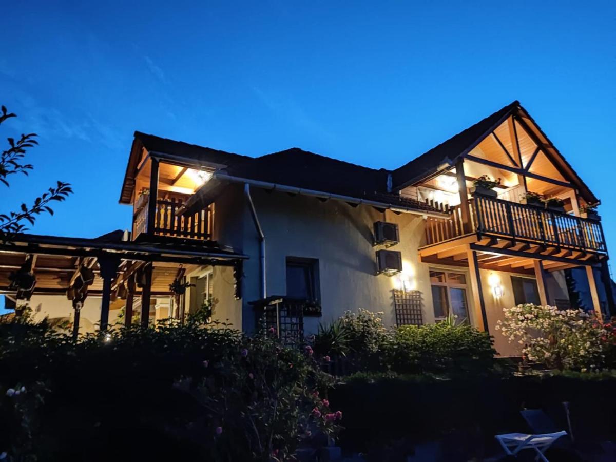 Hotel Haus Marika Siófok Zewnętrze zdjęcie