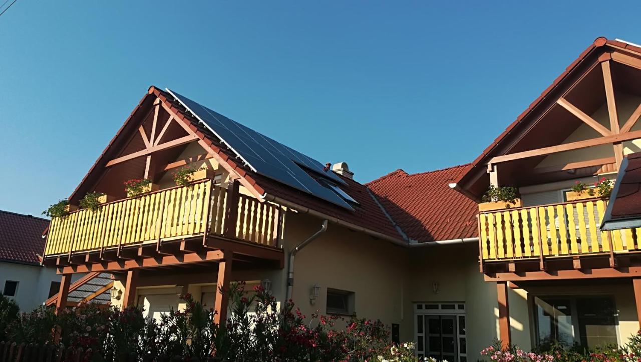 Hotel Haus Marika Siófok Zewnętrze zdjęcie