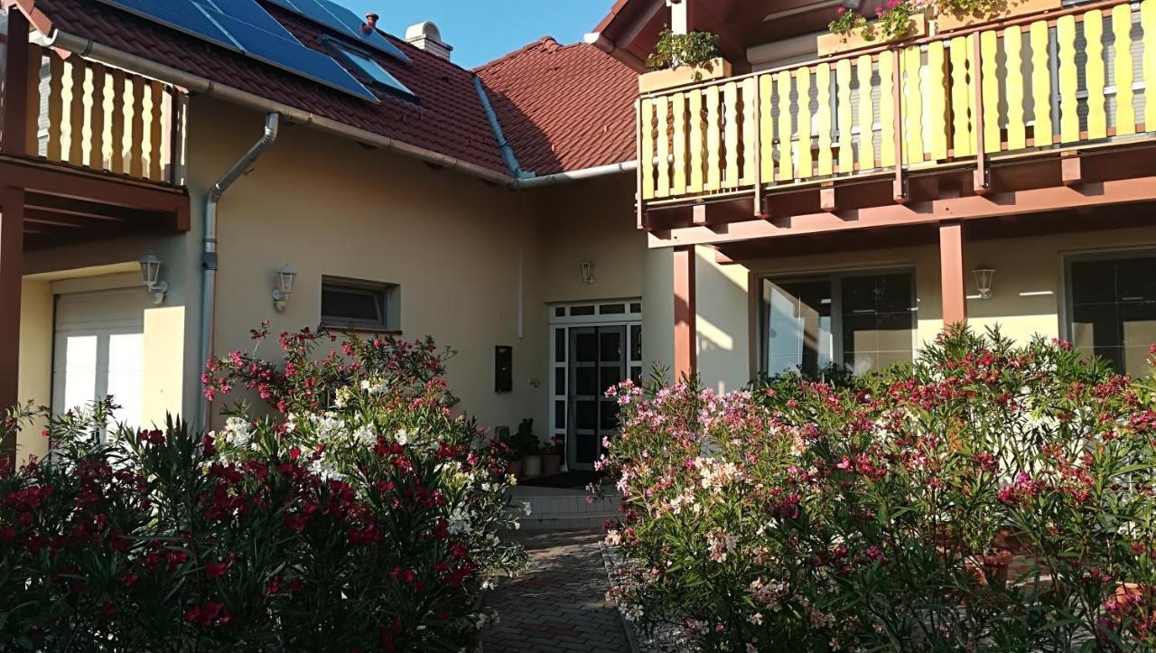 Hotel Haus Marika Siófok Zewnętrze zdjęcie